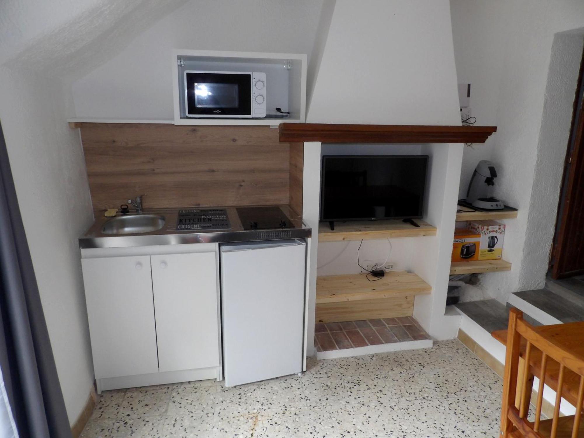 Studio Chez Steph Eyguieres Exterior photo