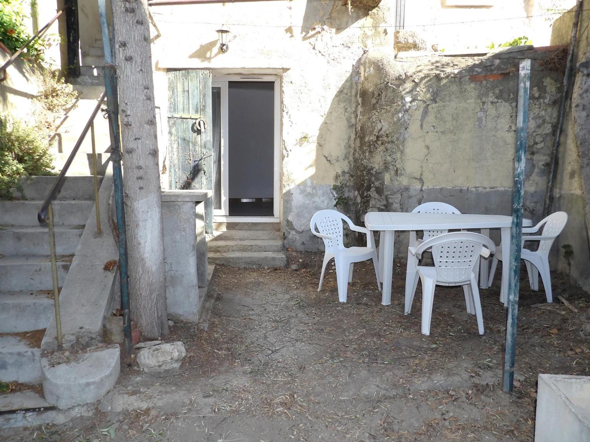 Studio Chez Steph Eyguieres Exterior photo